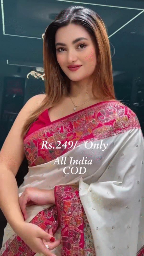 Graceful Elegance Traditional White Saree With Stunning Pink Pallu - Image 2